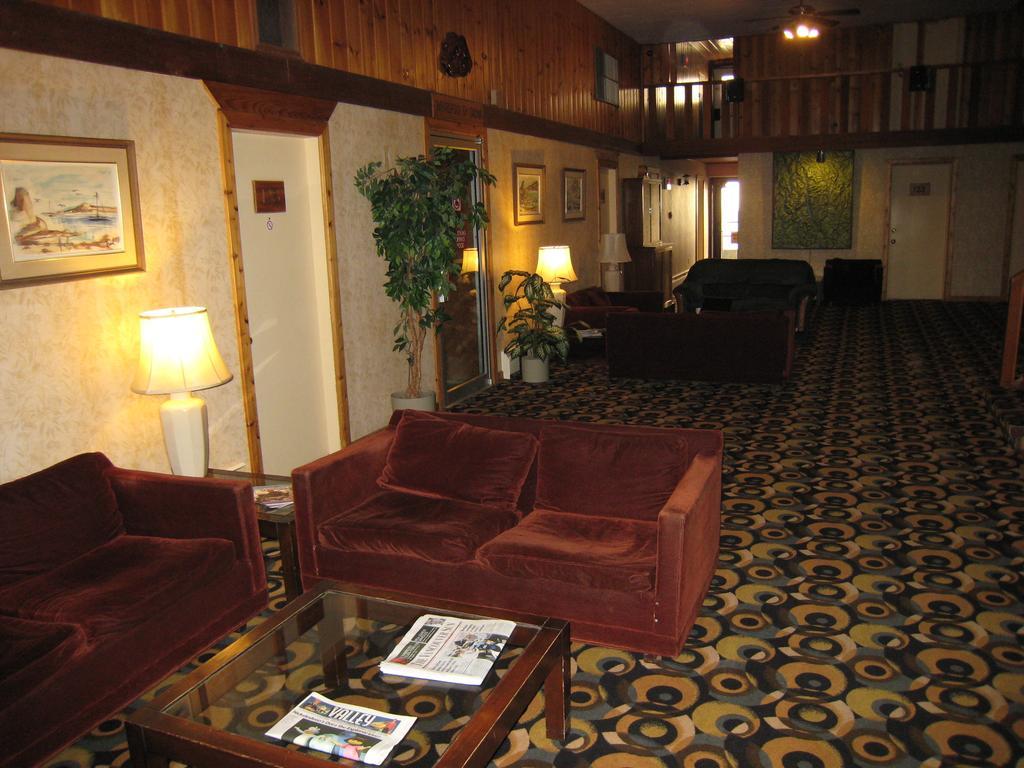 Downtowner Motor Inn Creston Exterior photo