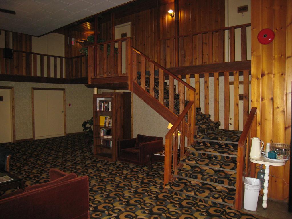 Downtowner Motor Inn Creston Exterior photo